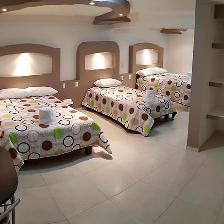 Hotel Caudillos Inn Emiliano Zapata  ภายนอก รูปภาพ