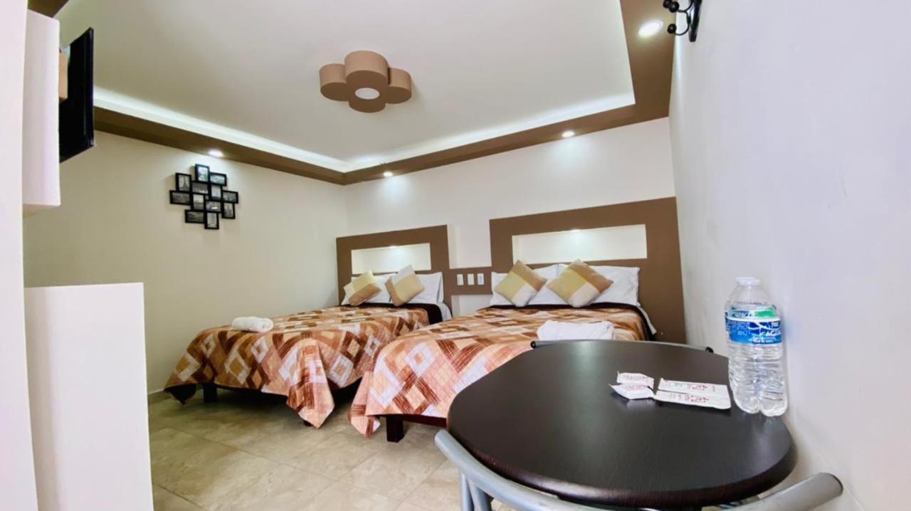 Hotel Caudillos Inn Emiliano Zapata  ภายนอก รูปภาพ